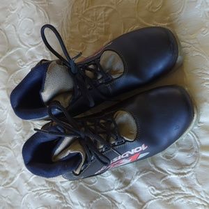 Youth Rossignol X7 cross country ski boots
